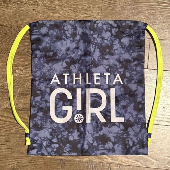 Athleta Girl Drawstring Backpack Sac Navy Blue Tie Dye Mark Swirl Sporty New - Picture 2 of 2